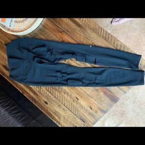 Alo cut out leggings small